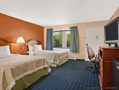 ホテル デイズ イン バイ ウィンダム ミドルタウン New Hampton エクステリア 写真